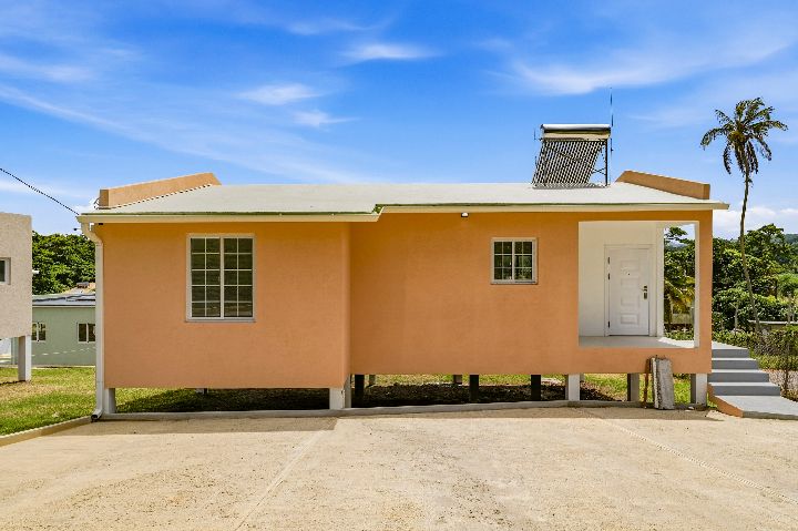 Coconut — house for sale in Dunfermline, St. Andrew