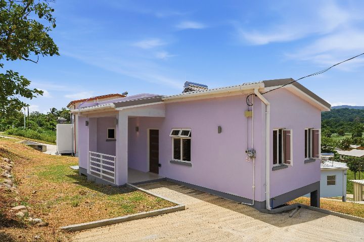 Hibiscus — house for sale in Dunfermline, St. Andrew