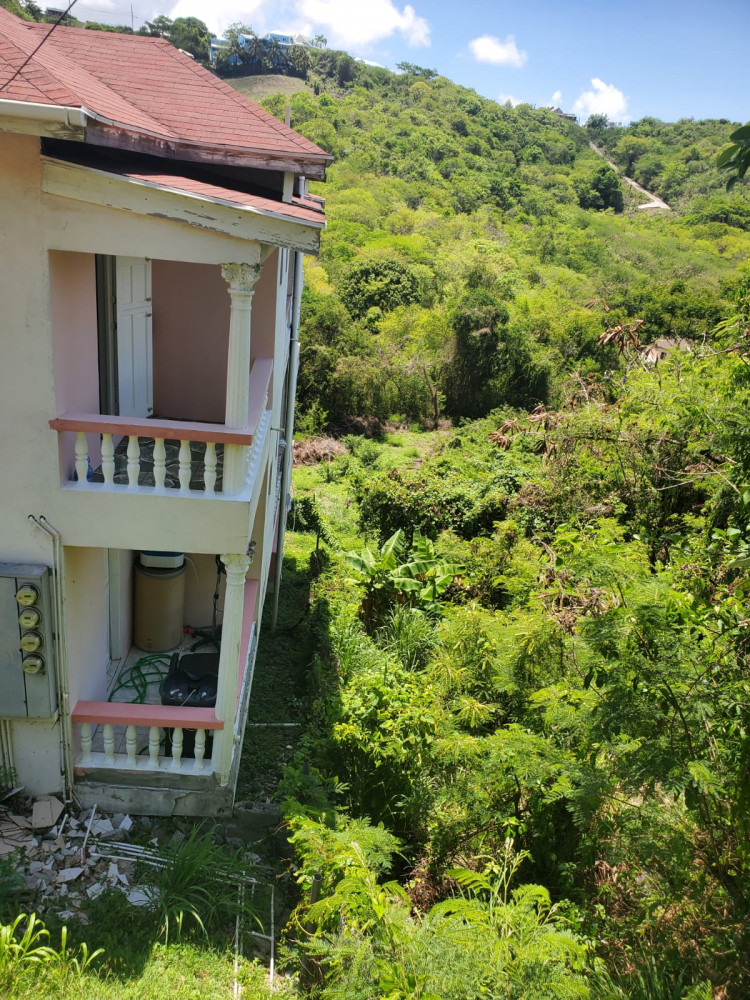 8 Bed Apartment For Sale in St. Grenada